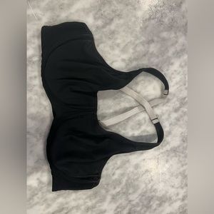 Lululemon underwire convertible bra